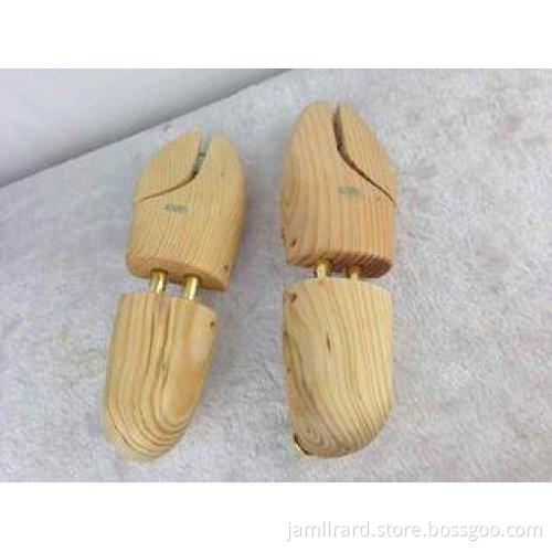 Popular red cedar wooden shoe stretcher customized for men
